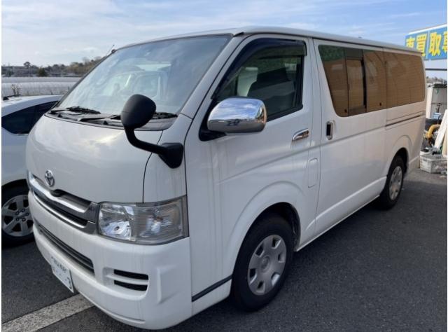 TOYOTA HIACE VAN 2010