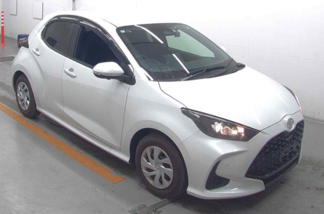 TOYOTA YARIS 2024