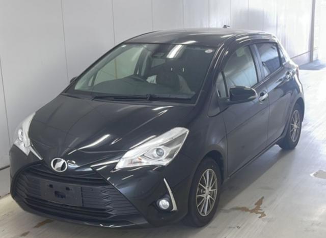 TOYOTA VITZ 2017