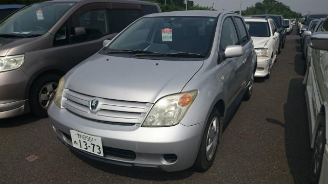 TOYOTA IST 2003